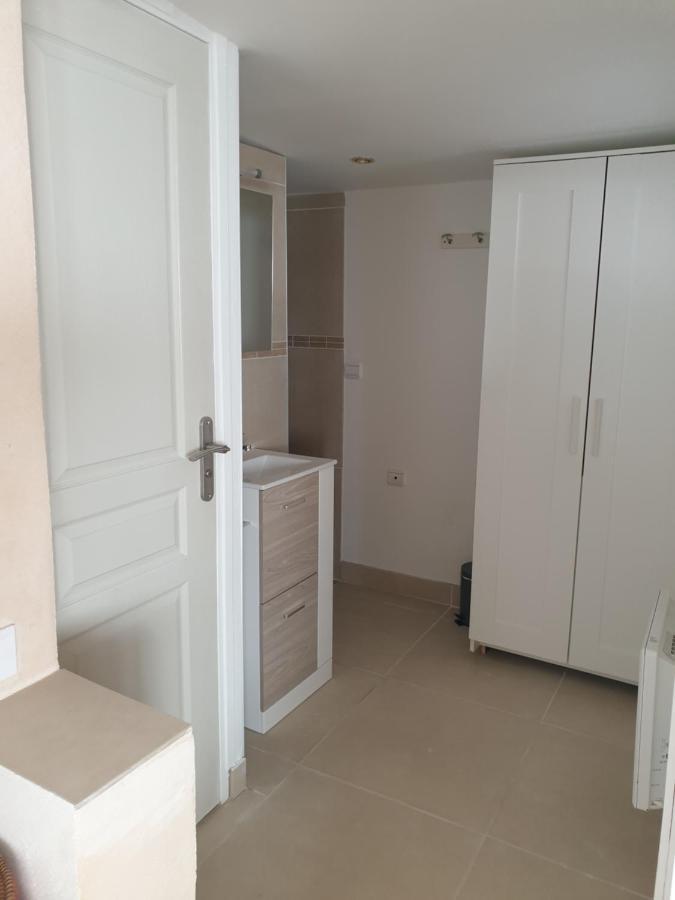 Petite Etoile de Mer: Beachfront Studio with Terrace Saint-Mandrier-sur-Mer Exterior photo