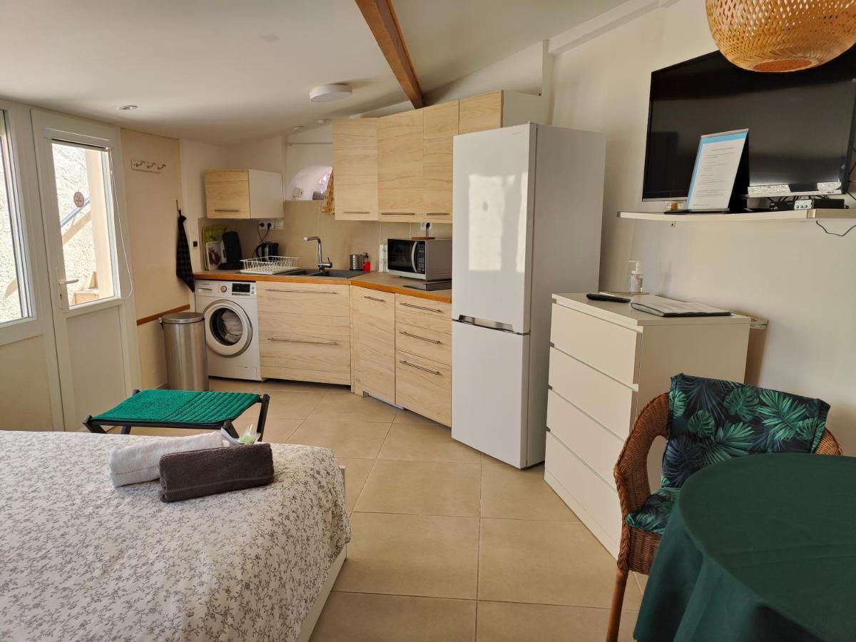 Petite Etoile de Mer: Beachfront Studio with Terrace Saint-Mandrier-sur-Mer Exterior photo